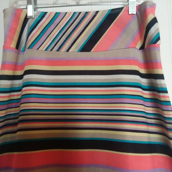 ONE7SIX skirt in size small. - Picture 2 of 4